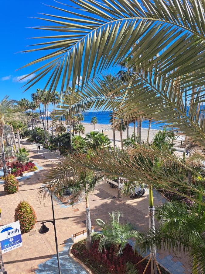 Apartamento Frente A La Playa Piso 2 Estepona Dış mekan fotoğraf